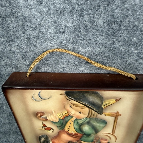Vintage Goebel Hummel "Merry Wanderer" Wall Plaque Hanging #92 Home Decor - Picture 5 of 7